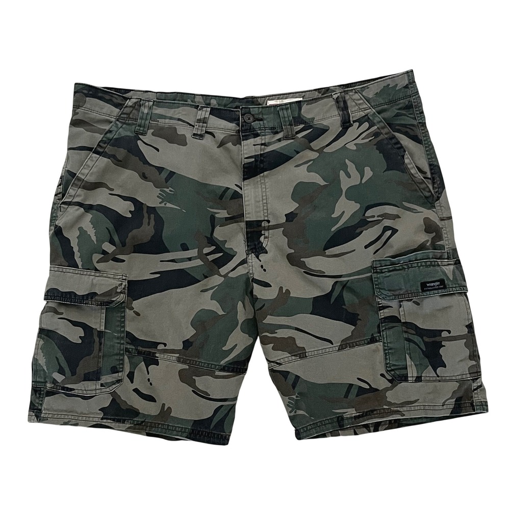 Wrangler Mens Cargo Shorts 44 Green Camo Relaxed Fit Stretch Tactical Utility